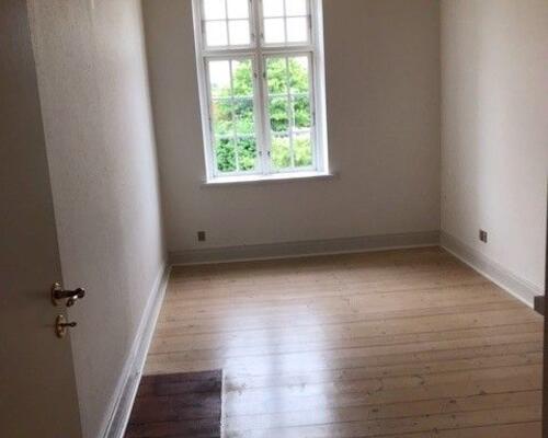 Stor nydelig 3. værelses lejlighed