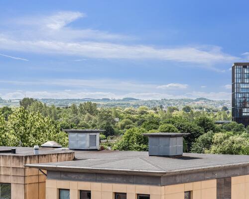 FLOT 1-VÆRELSES TÆT PÅ CERESBYEN