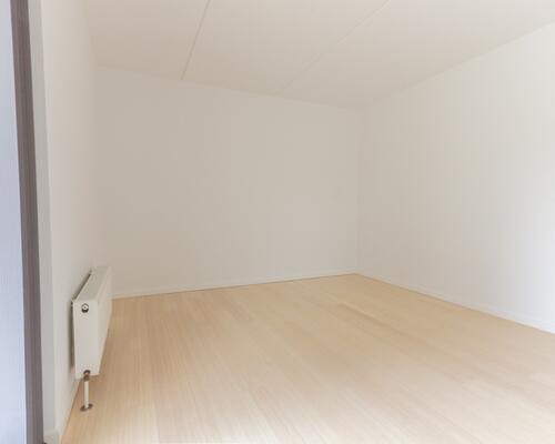 Stuelejlighed med stor privat terrasse