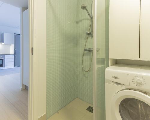 Stuelejlighed med stor privat terrasse