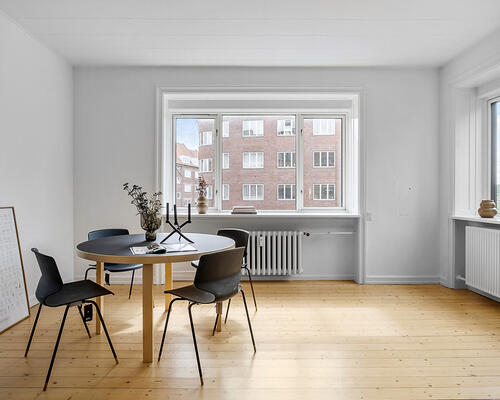 Stor 2 værelses lejlighed på 87 m²