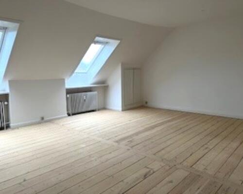 Flot 3 værelses lejlighed på lukket vej centralt i Nyborg -83 Kvm