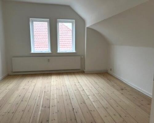 Flot 3 værelses lejlighed på lukket vej centralt i Nyborg -83 Kvm