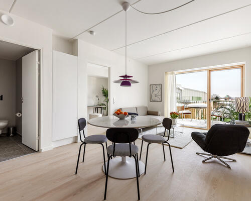 PERFEKT 2-VÆRELSES MED EGEN TERRASSE I SKØNT OMRÅDE