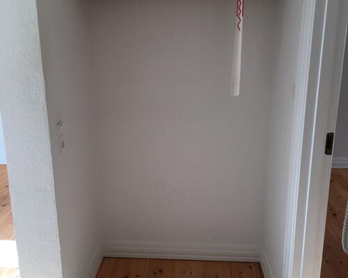 Lys 2-værelses på 48 m2 tæt på Aalborg Centrum – nyere køkken og gulvvarme på badværelse