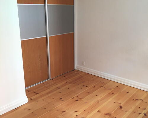 Lys 2-værelses på 48 m2 tæt på Aalborg Centrum – nyere køkken og gulvvarme på badværelse