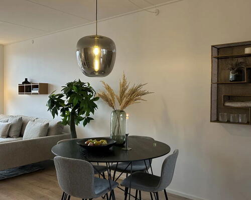 Moderne 2 værelses seniorbolig med egen terrasse