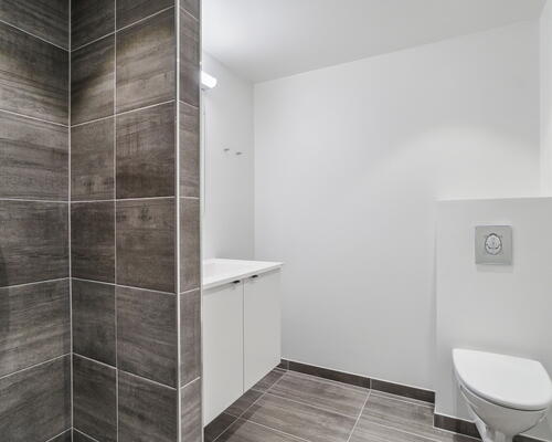 Egedal stationsby -  2 vær. lejebolig med altan med fin udsigt og godt lysindfald