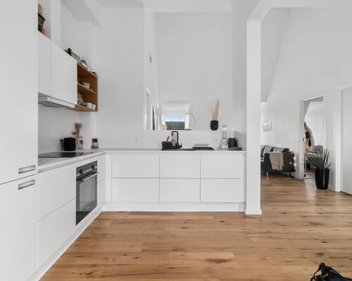 HELT UNIK 4-VÆRELSES LEJLIGHED MED GOD BELIGGENHED I AARHUS C