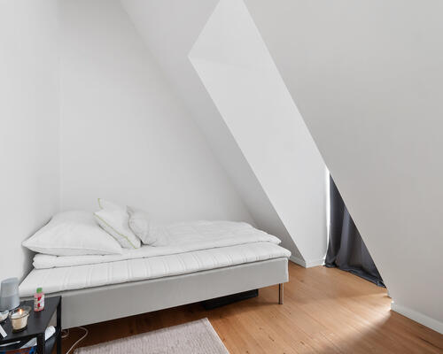 HELT UNIK 4-VÆRELSES LEJLIGHED MED GOD BELIGGENHED I AARHUS C