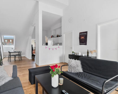 HELT UNIK 4-VÆRELSES LEJLIGHED MED GOD BELIGGENHED I AARHUS C