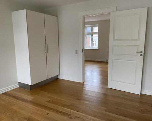 2-værelses renoveret lejlighed i centrum