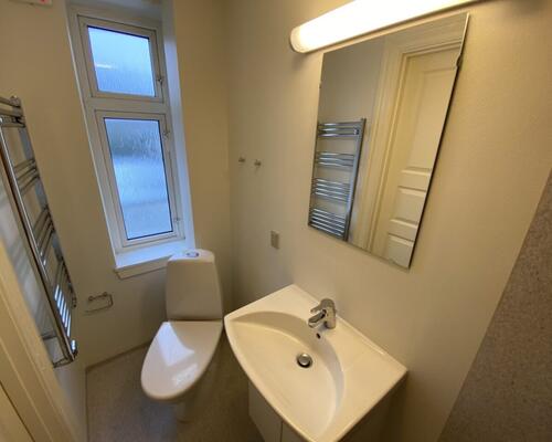 2-værelses renoveret lejlighed i centrum