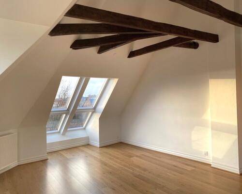 Penthouselejlighed med loft til kip, altan og en fantastisk udsigt- 90 Kvm