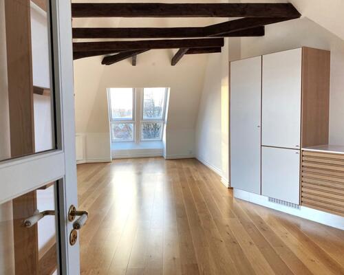 Penthouselejlighed med loft til kip, altan og en fantastisk udsigt- 90 Kvm