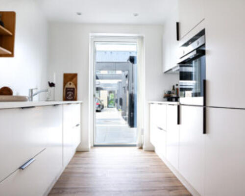 STILRENT RÆKKERHUS I JASMINPARKEN