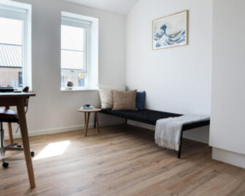 STILRENT RÆKKERHUS I JASMINPARKEN