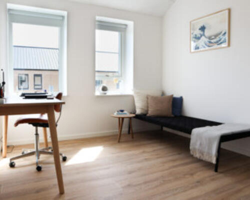 STILRENT RÆKKERHUS I JASMINPARKEN