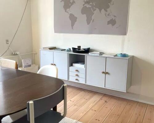 Flot herskabelig 3 værelses lejlighed på rolig vej – 73 Kvm