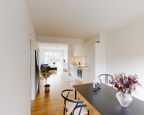 Rummelig 3-værelses lejlighed med stor terrasse