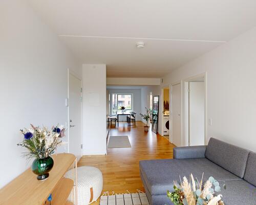 Rummelig 3-værelses lejlighed med stor terrasse