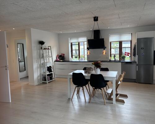 5 værelses med egen vestvendt have ☀️<br>