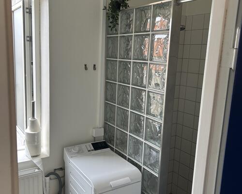 Værelse på Trøjborg – tæt på universitetet og centrum