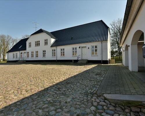 10 værelses hus i Vonge