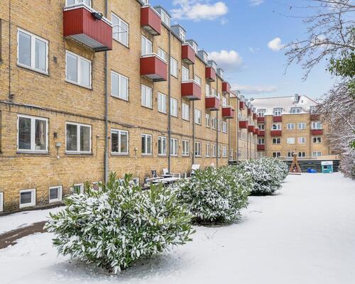 Dejlig lys lejlighed med altan | Vanløse