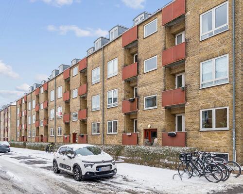 Dejlig lys lejlighed med altan | Vanløse