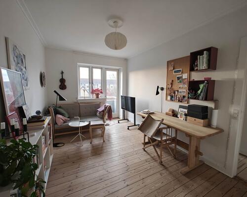 Dejlig lys lejlighed med altan | Vanløse