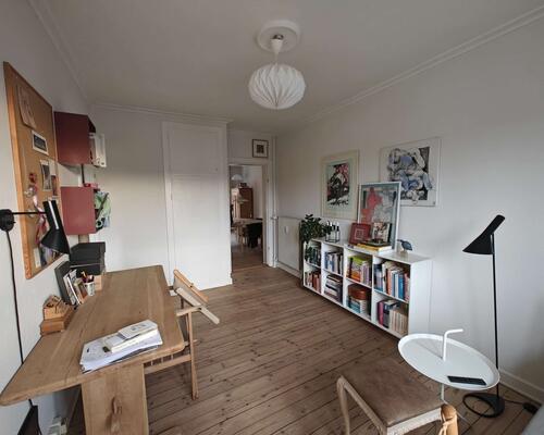 Dejlig lys lejlighed med altan | Vanløse