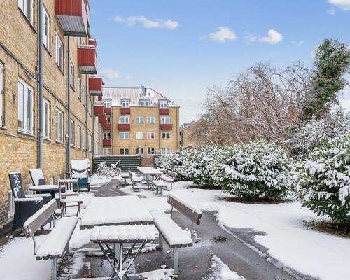 Dejlig lys lejlighed med altan | Vanløse