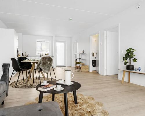 Lækker nyopført 3-vær. lejlighed med egen stor altan i Hasselager.