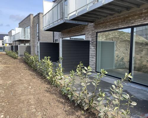 Lækker nyopført 3-vær. lejlighed med egen stor altan i Hasselager.