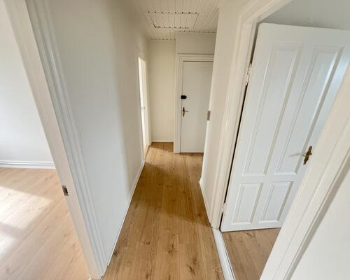 Stor lejlighed med egen tagterrasse i Ulbjerg