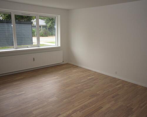 DEJLIG LEJLIGHED - MED PRIVAT HAVE