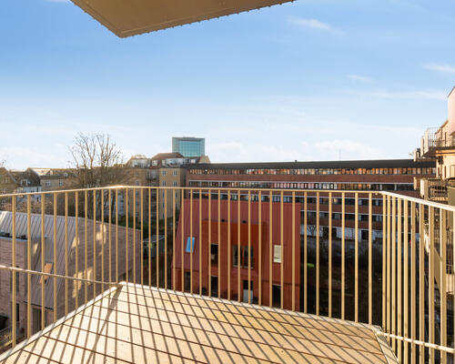 Eksklusiv 4. sals lejlighed med altan