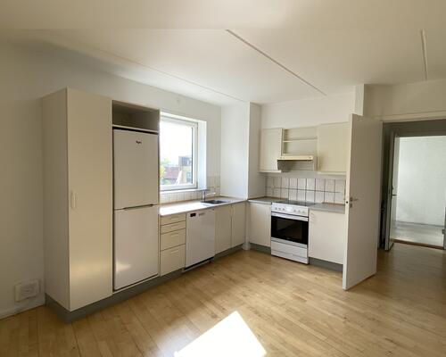 Flot og lys 2 vær. lejlighed i Odinparken er nu til leje