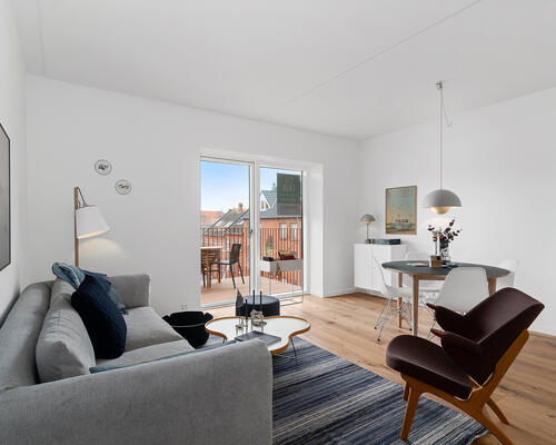 HELT UNIK 4-VÆRELSES LEJLIGHED MED 2 ALTANER I AARHUS C