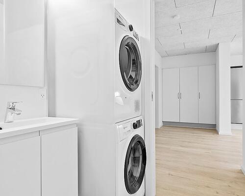 Lækker, nyrenoveret lejlighed med terrasse