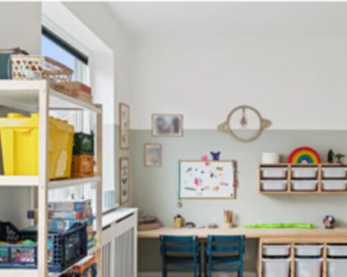 Familievenlig umøbleret bolig med parkering og altan