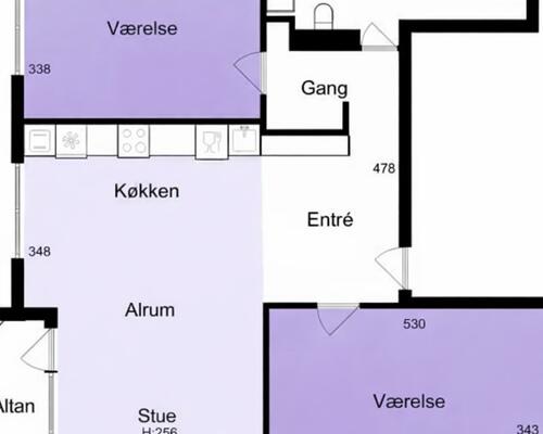 Familievenlig umøbleret bolig med parkering og altan