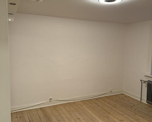 Skøn 2-værelses lejlighed med nyt bad og egne vaskefaciliteter