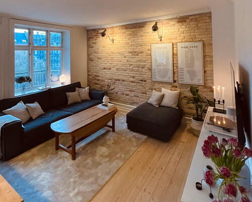 Moderne og hyggelig lejlighed med altan midt i Frederiksberg