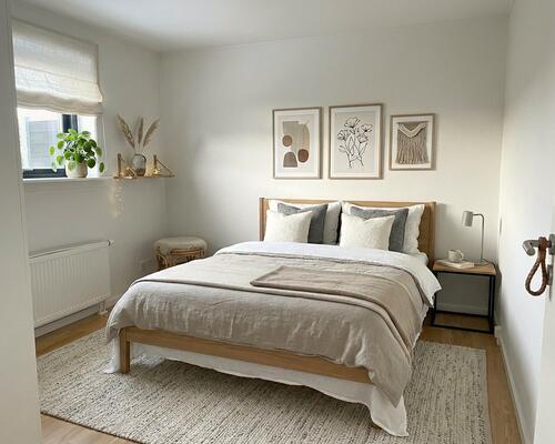 Stort rækkehus med 4 værelser, køkken/alrum, have og 2 terrasser