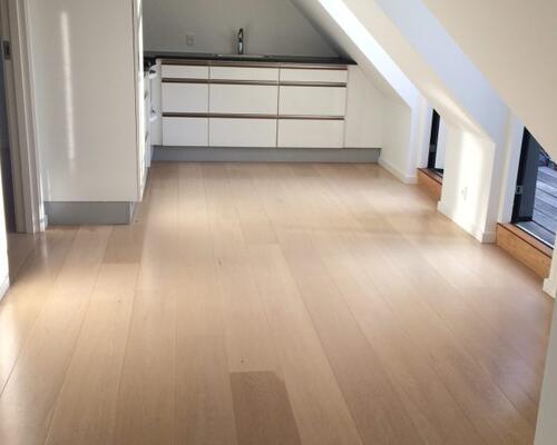 Hyggelig 2 værelses lejlighed udlejes i Rønde.