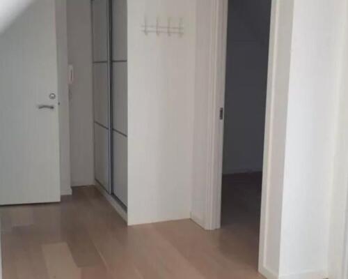 Hyggelig 2 værelses lejlighed udlejes i Rønde.