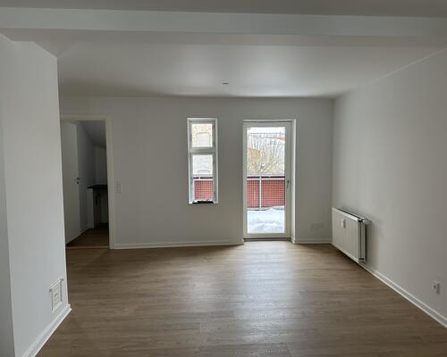 Nyistandsat 4 vær. lejlighed i midtbyen.