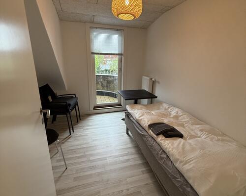 Møbleret lejlighed med 4 soveværelser i Torvegade